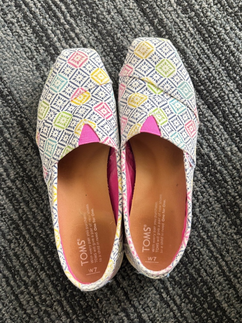 Toms